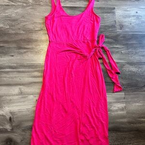 Chic Fuchsia Sleeveless Midi Dress